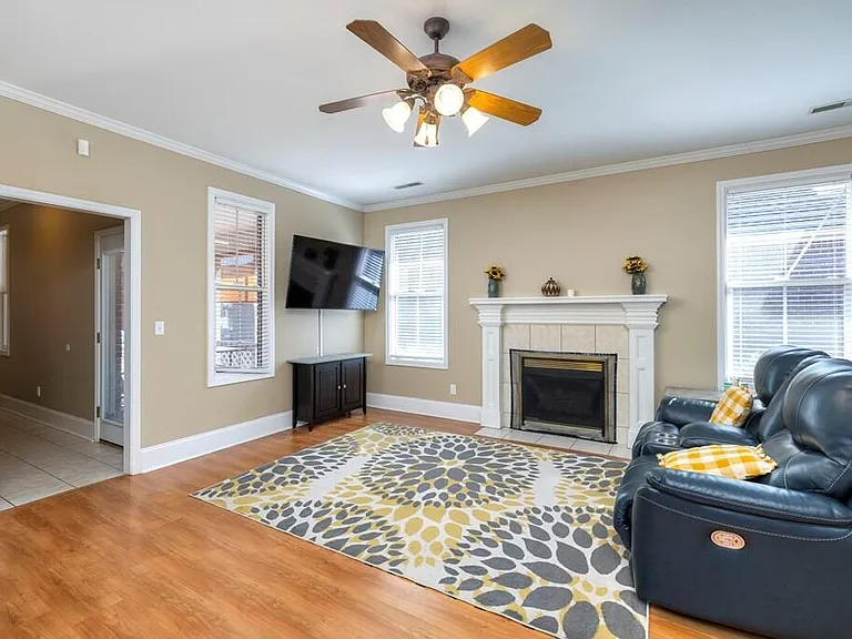3200 Mayflower Ln — Photo 7