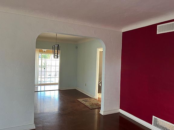 Living room / dining room