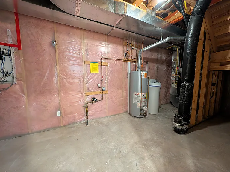 594 Sutherland Dr — Photo 17