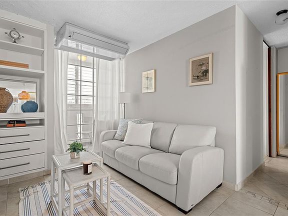 5th image of 1479 AVENIDA ASHFORD #802