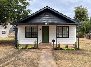 214 W Locust Ave, Kingfisher, OK 73750