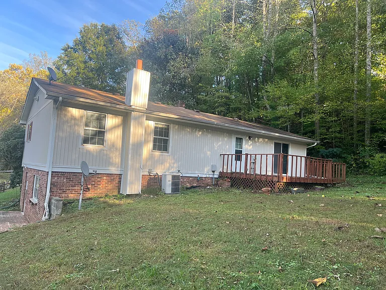118 Cool Spring Dr — Photo 12