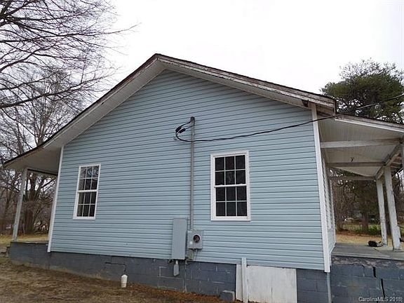 2nd image of 2028 W Poplar St