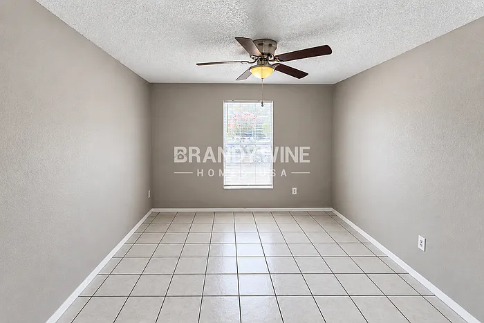 2549 Jessica Ln — Photo 11