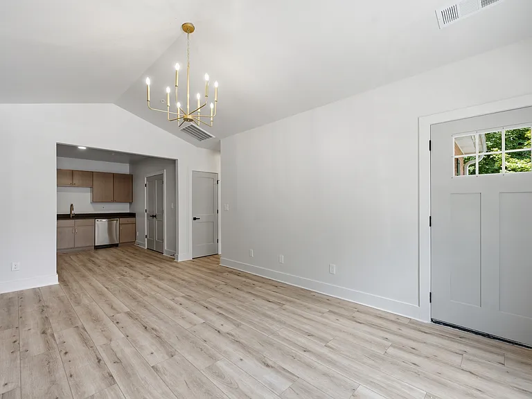 320 Shoal Creek Rd #102 — Photo 12