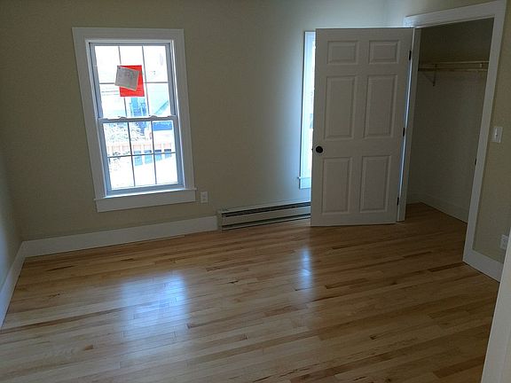 5th image of 544 Main St