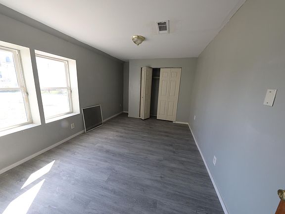 3rd image of 2060 Rathmell Rd