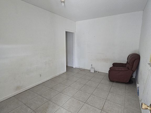 4th image of 7380 Owens Ct