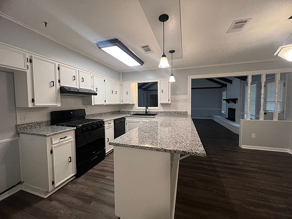 3rd image of 3608 Lannon Cir