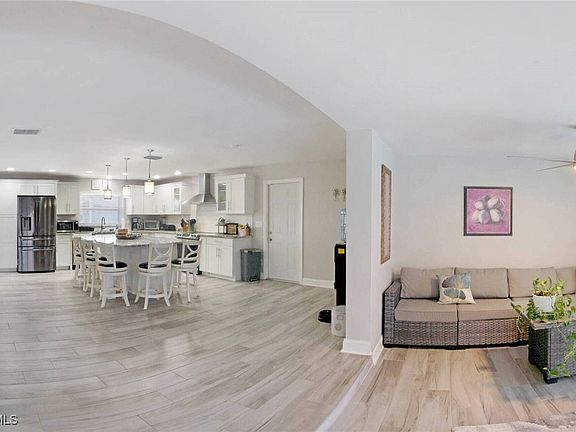 3rd image of 5343 Del Monte Ct