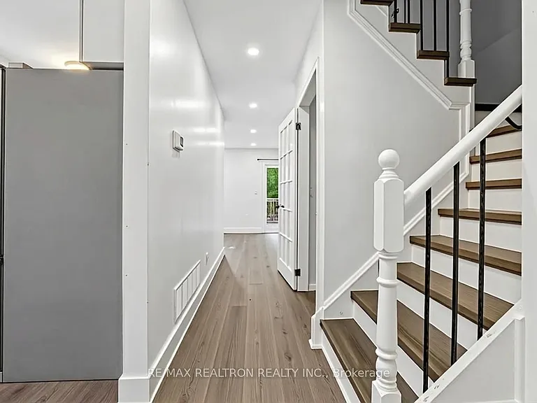409 Cobblehill Dr — Photo 4