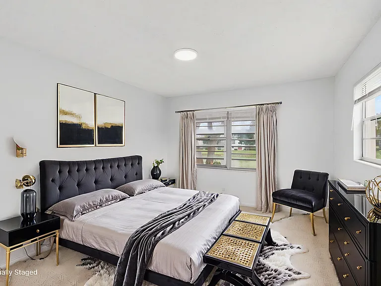 360 Fanshaw — Photo 22