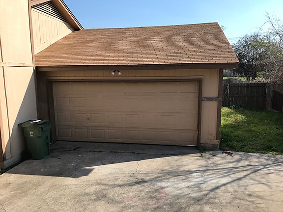 5th image of 404 Jordan Ln APT B