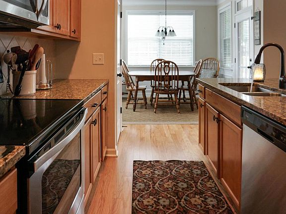 4th image of 353 Whispering Breeze Ln