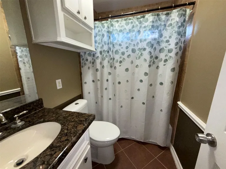8233 Hickok Ln — Photo 8