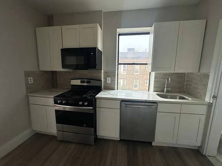 303 58th St #14A — Photo 1