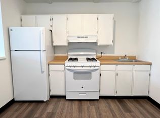702 W Hibbard St #E, Coffeyville, KS 67337