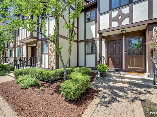 505 Mark Twain Way, Mahwah, NJ 07430