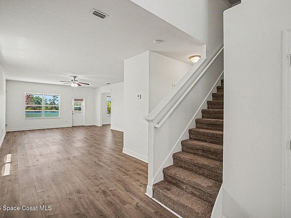 5th image of 1497 Alaqua Way