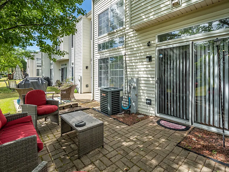 956 Mesa Dr — Photo 20