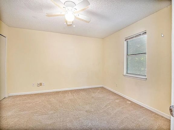 2nd image of 1040 Park Creek Cir
