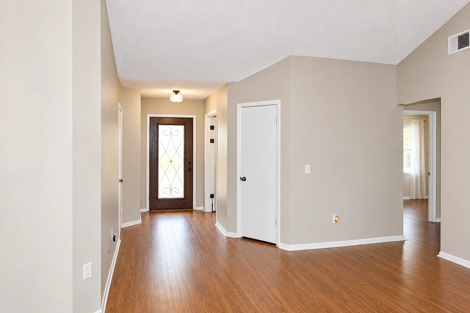 15847 Country Lake Dr — Photo 3