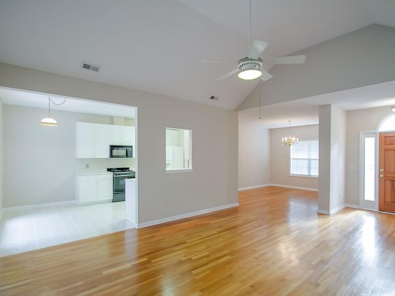 5th image of 4149 Amblestone Way SE
