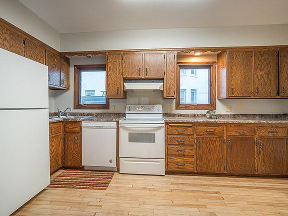 5th image of 145 N Forest Ave