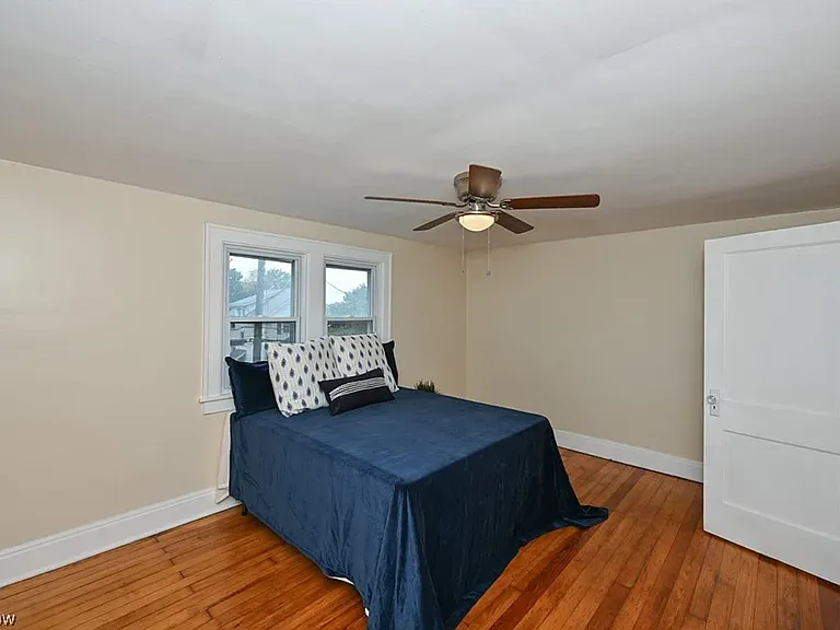 1088 Lexington Ave — Photo 10