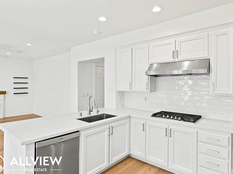 15 Summitcrest — Photo 21