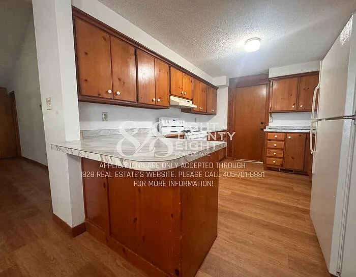 503 E Maple St — Photo 10