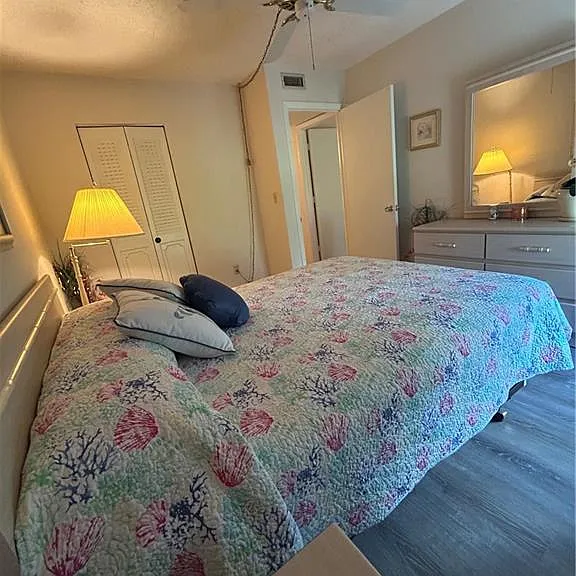 5479 Peppertree Dr #E13 — Photo 15