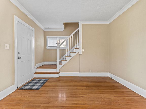 2nd image of 1618 Vincent Ave N