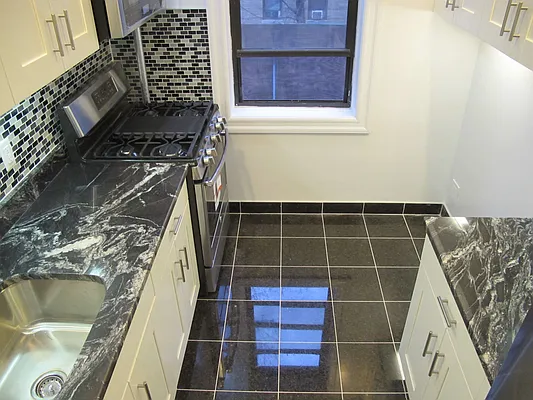 Rented by SUN WOOD REAL ESTATE | media 22