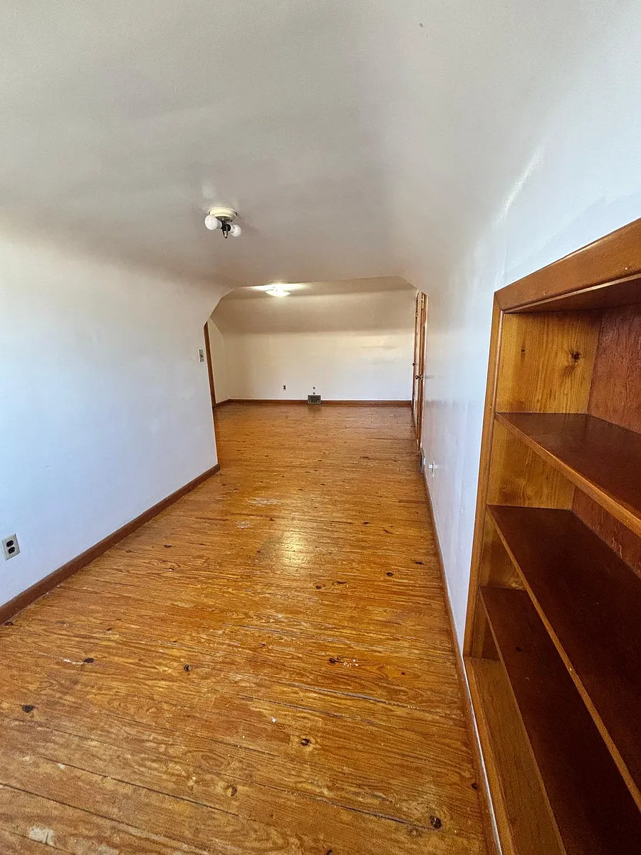 Building Photo - 1420 Villa Dr