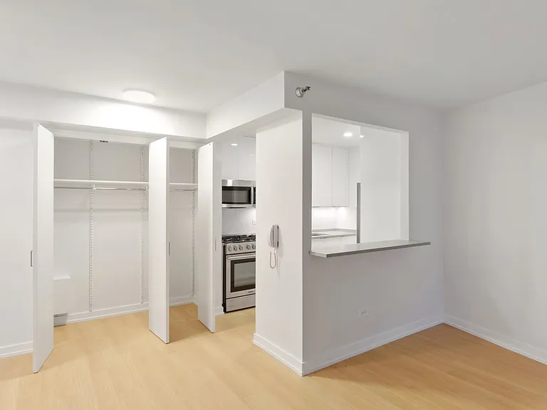 75 W End Ave #S6J — Photo 12