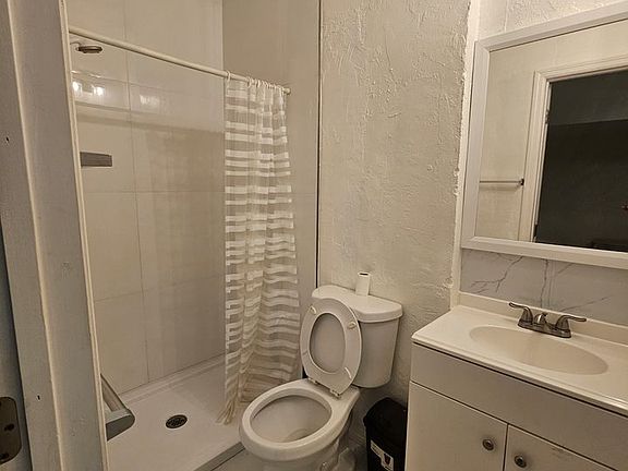 4th image of 3681 NW 29th St