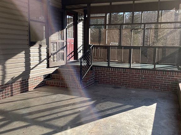 4th image of 707 Forest Hill Dr