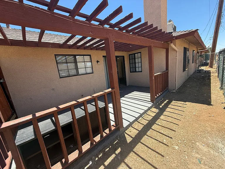 20318 Thunderbird Rd — Photo 46