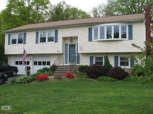 194 Papermill Ln, Fairfield, CT 06824