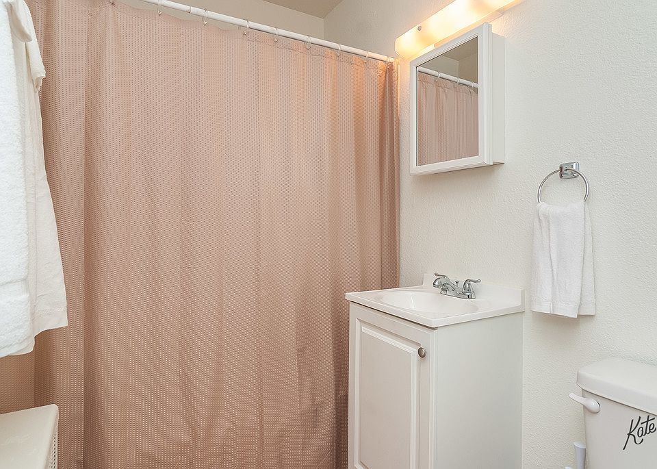 1st image of 80 Dunbar Ave