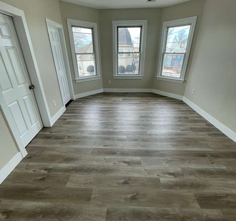 1st image of 28 Wainwright St #3L