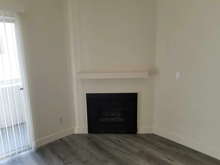 Vanowen St — Photo 11