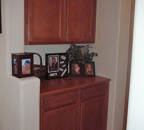 Built in nook at Entry!