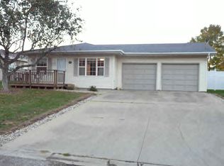 10 Lateral Ln, Westville, IL 61883