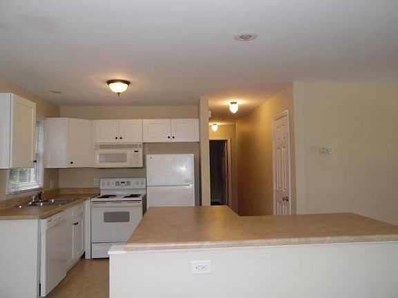5th image of 1119 Edgewood St