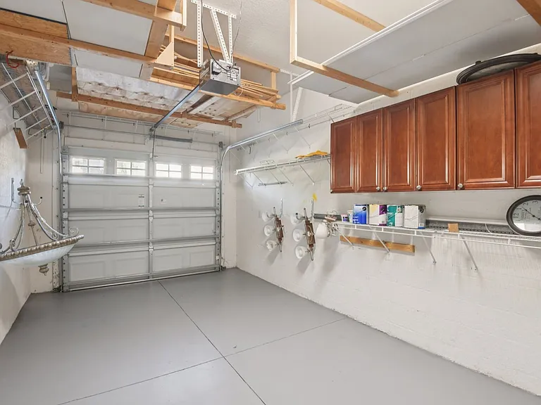 12805 Avelar Manor Pl — Photo 24