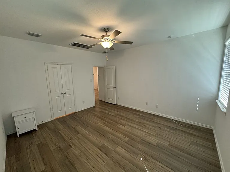 1105 Daffodil St — Photo 17