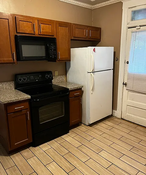 206 Oak St #1A — Photo 4