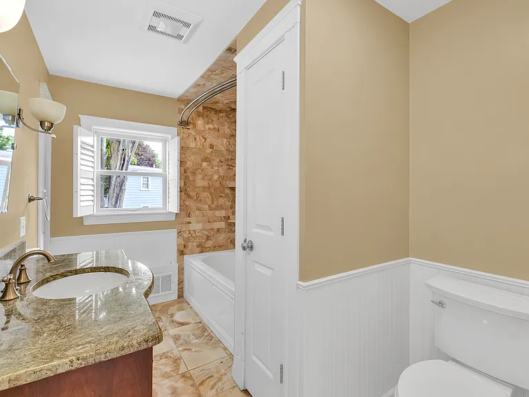 11 Upland Rd — Photo 17
